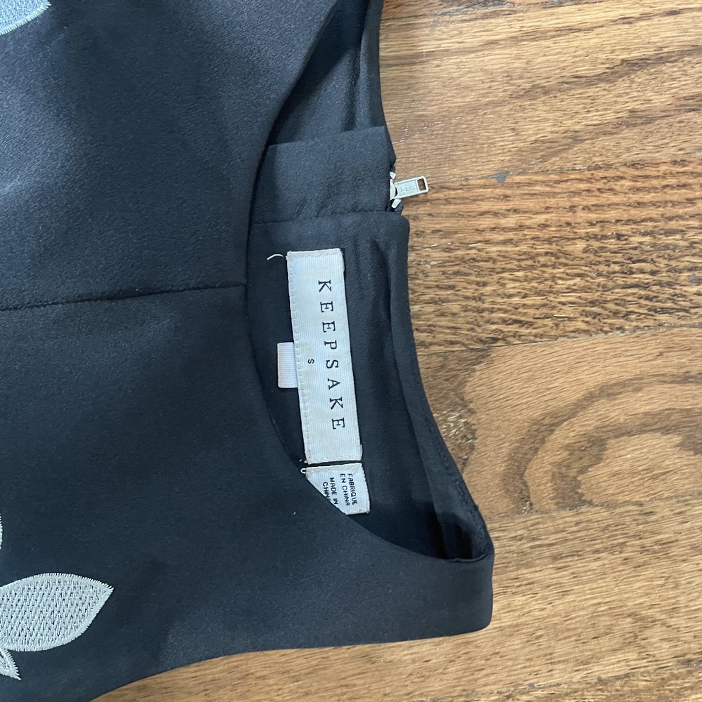 Keepsake Embroidered Romper - Picture 4 of 6